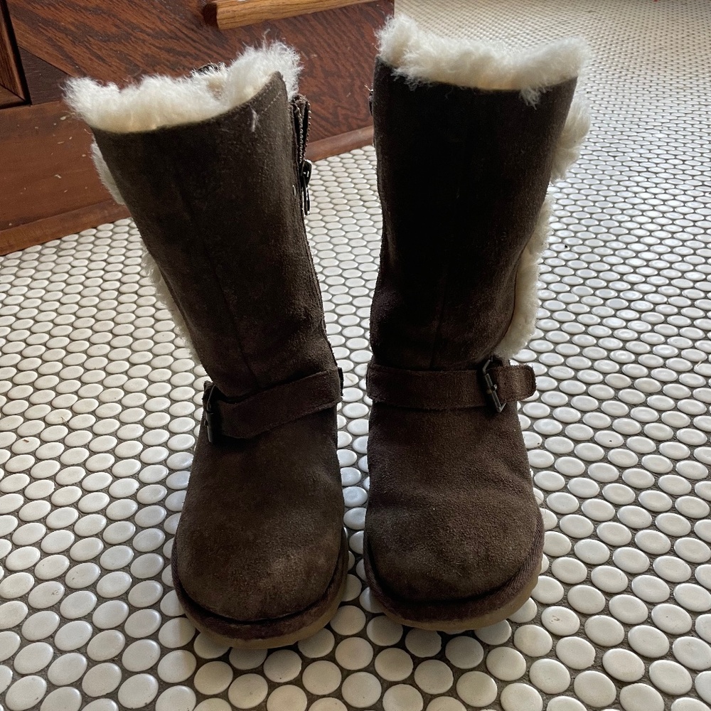Girls UGG boots. Size 1